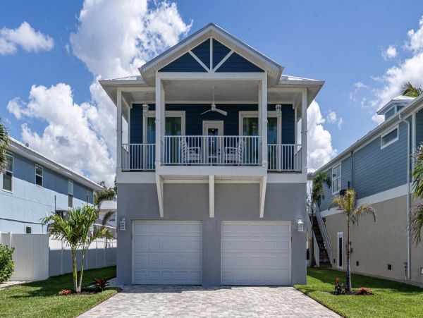 Fort Myers Beach Home With Private Pool and Balconies